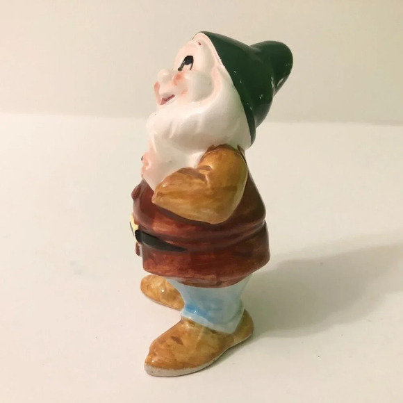 Vintage  Disney Snow White Happy Dwarf Green Hat Figurine 3.5 Inch Tall Japan - Picture 4 of 16